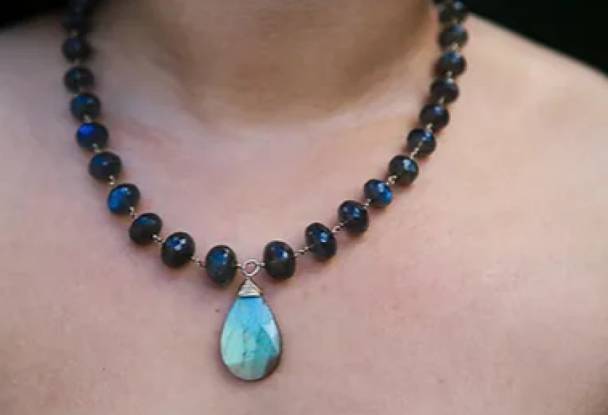 Unveiling The Allure Of The Mermaid Labradorite Necklace!