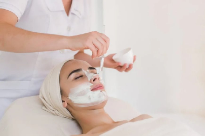 Dubai Chemical Peels at Home vs. In-Clinic: Making the Right Choice