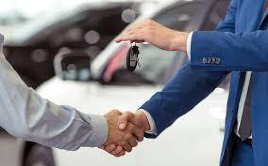 How Car Auctions in Pakistan Compare to Dealerships