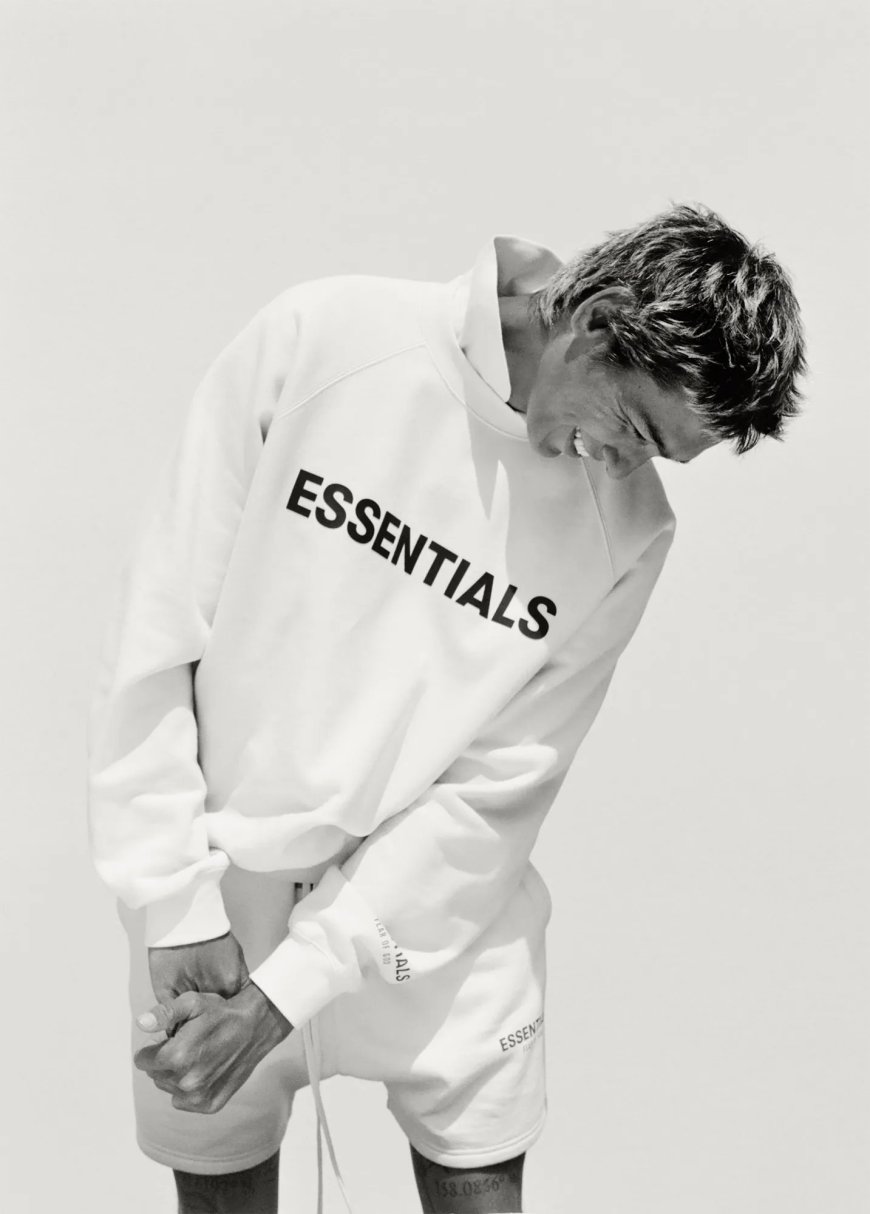 The Essentials Hoodie: A Staple in Modern Streetwear