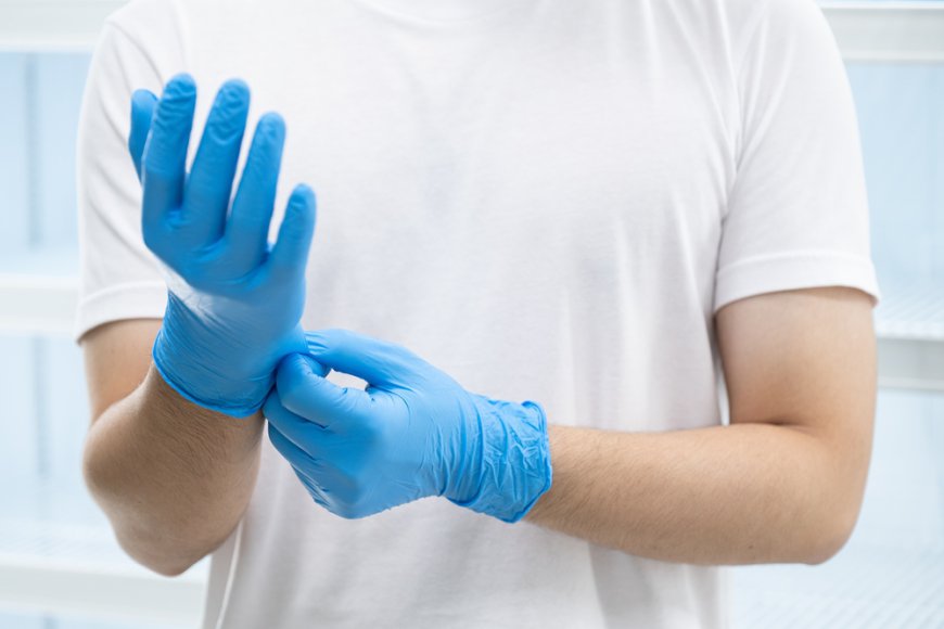 A Guide to Nitrile Gloves from MAAS Wholesale for Restaurants