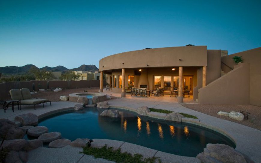 How to Create the Perfect Outdoor Living Space in Arizona: Beat the Heat!