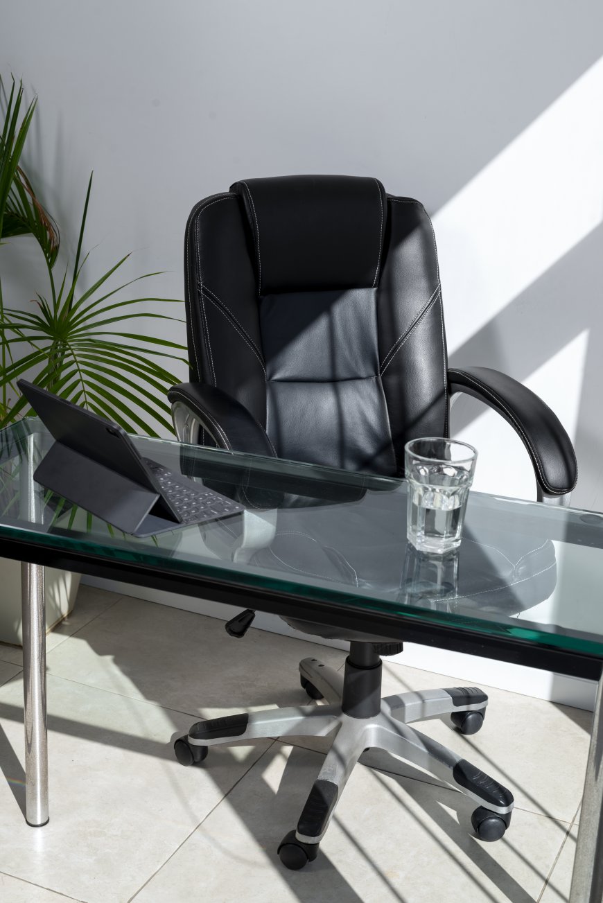 Benefits of Buying Office Furniture in Lahore for Your Workplace