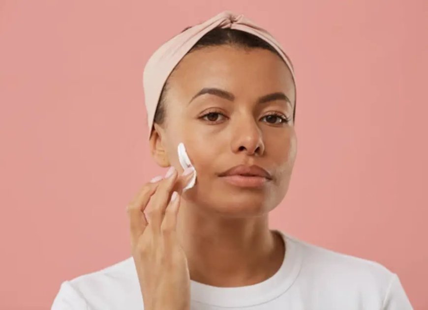 Revitalize Your Skin with the Luxe Illuminating Face Moisturizer Everyone’s Talking About