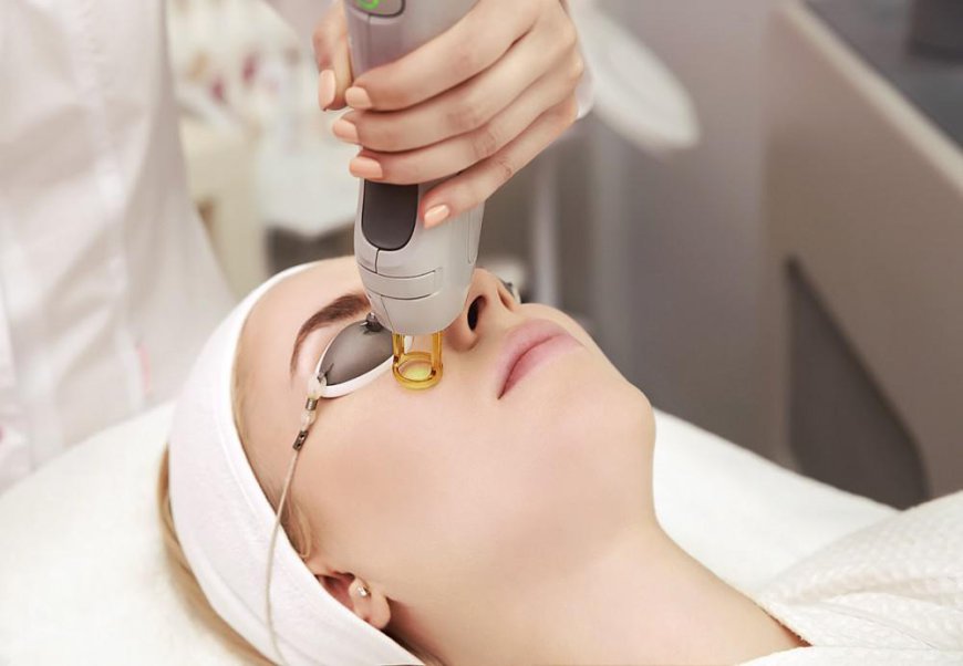 How does fractional CO2 laser pricing vary by clinic