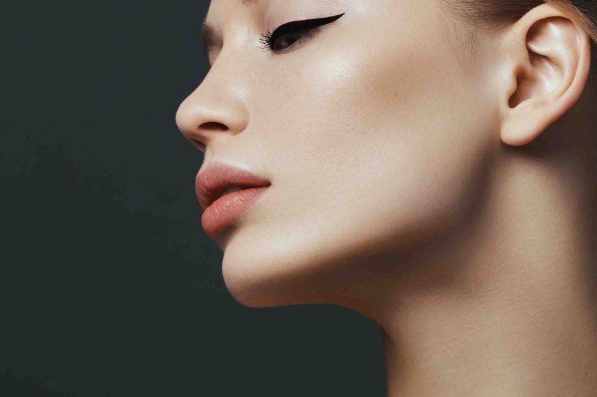 Illuminate Your Features with Jawline Contouring