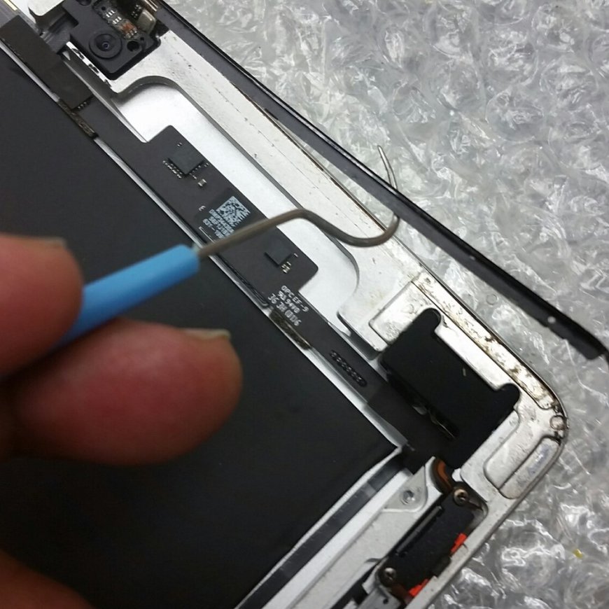 How to Prevent Screen Protectors from Cracking