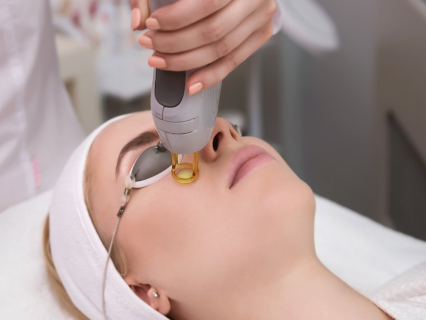 Are consultations included in the cost of Fractional CO2 laser treatments in Dubai