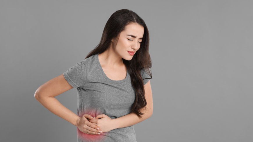 What are the key differences between chronic and acute appendicitis?