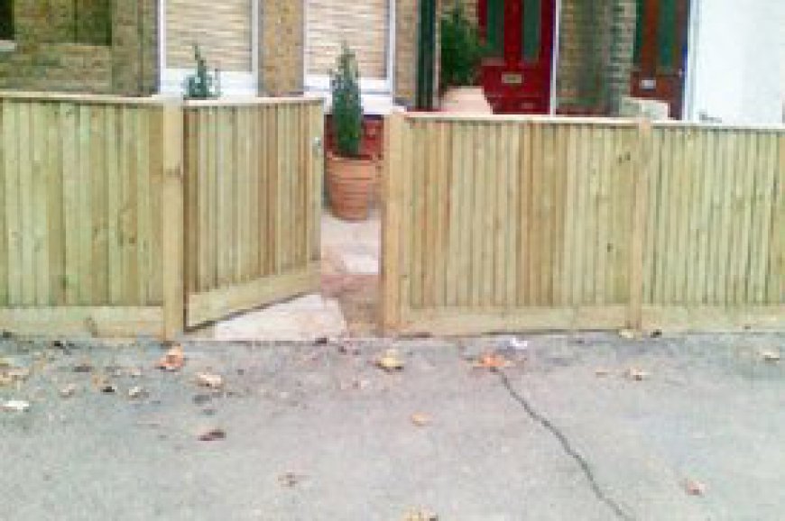 Secure Your Property with Expert Fencing in Bromley | Manor Fencing