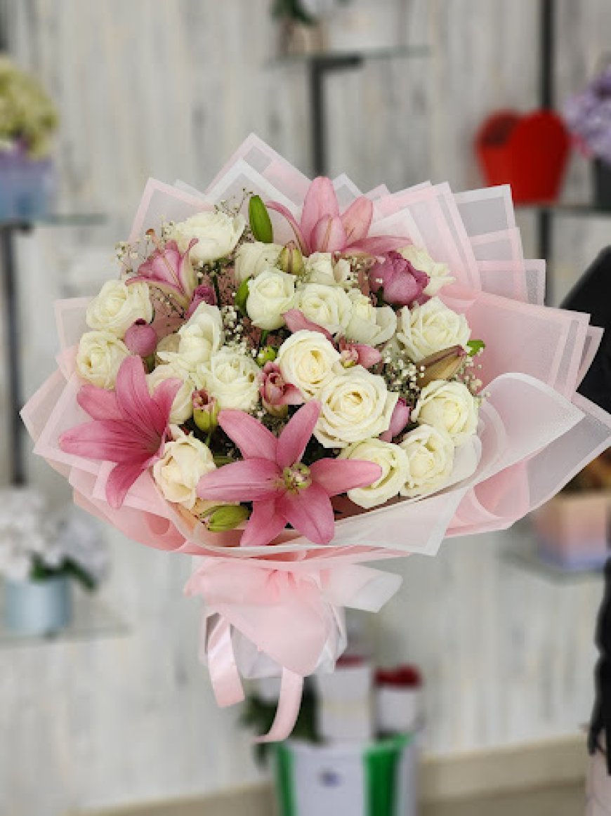 Happy New Year Gifts & Flower Hampers Online 2025