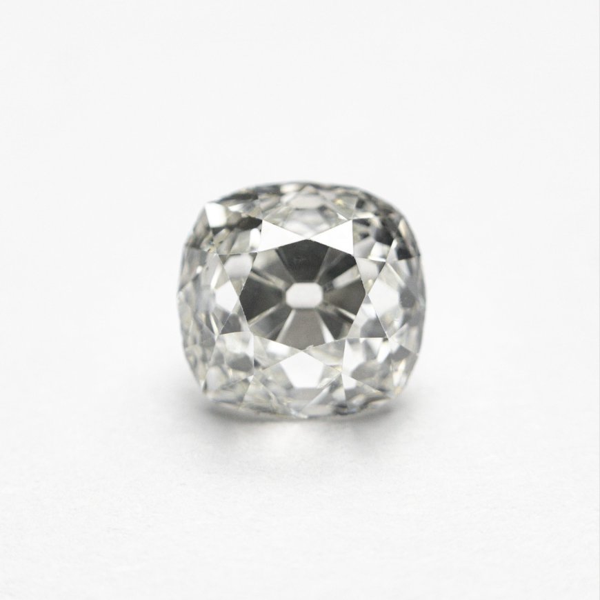 Step-Cut Diamonds: A Modern Twist on Old Hollywood Glamour | Opulentdiam