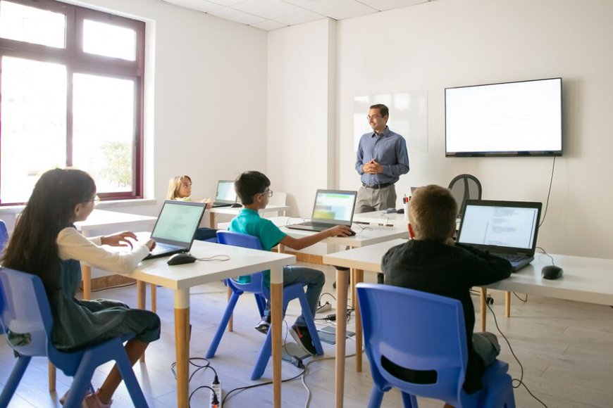 Digital Classroom Market Size, Share, Growth, Forecasts To 2033