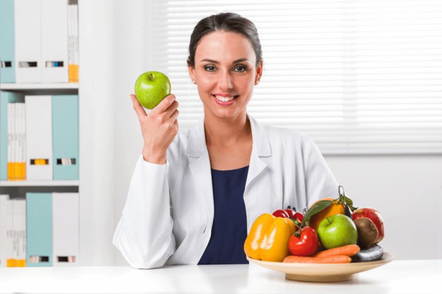 How Does a Nutritionist & Dietitian Address Nutritional Deficiencies?