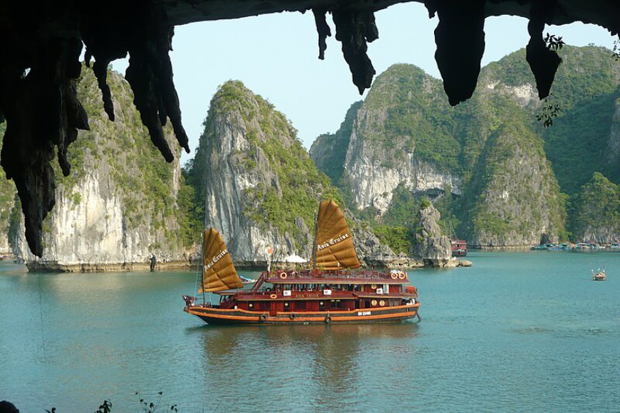 Best Tourist Attractions: Top Places to Visit in Vietnam