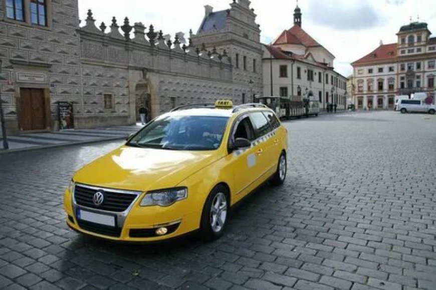 Complete Guide to Ziyarat in Makkah and Makkah to Riyadh Travel – Trusted Transport with Umrah Taxi