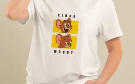 Wear Your Story: How T-Shirts Printing Online Bring People Closer