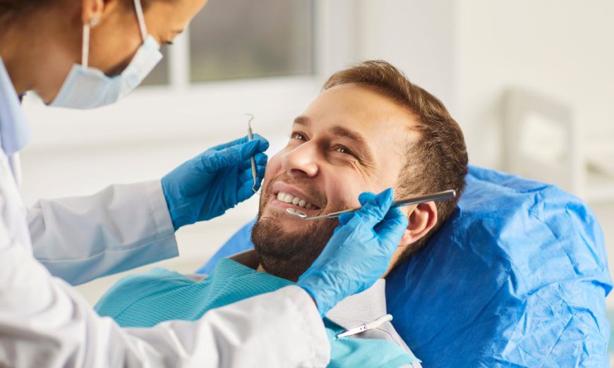 The Pros & Cons of Different Types of Teeth Whitening Treatments