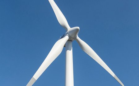 風力タービンブレード市場の規模、動向、および2033年までの成長予測