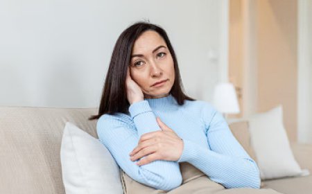 Recognizing Menopause Symptoms: A Guide for Kolkata Women