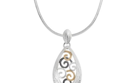 Tricolor Drop Necklace – A Perfect Blend of Elegance and Style