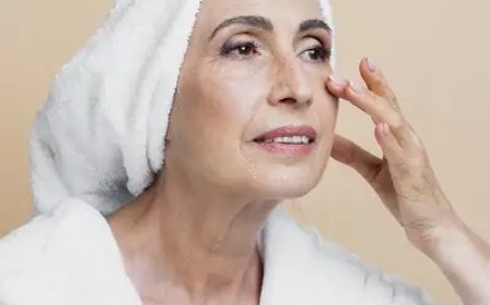 What is Decolletage Anti-aging Treatment and How Does It Work?