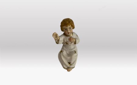 Come si è evoluto il design della stalla del presepe dalle prime scene artigianali ad oggi?