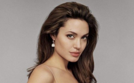 Angelina Jolie's Body measures Weight, BMI, and Fitness Secrets.