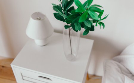 Choosing the Perfect Black Bedside Tables for Your Space