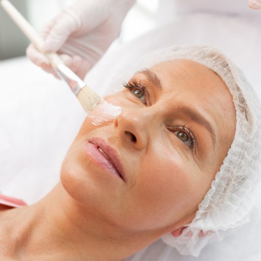 How Does the Cosmelan Peel Work on the Skin?