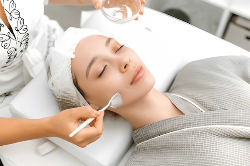 How Does Salicylic Acid Peel Work on the Skin?