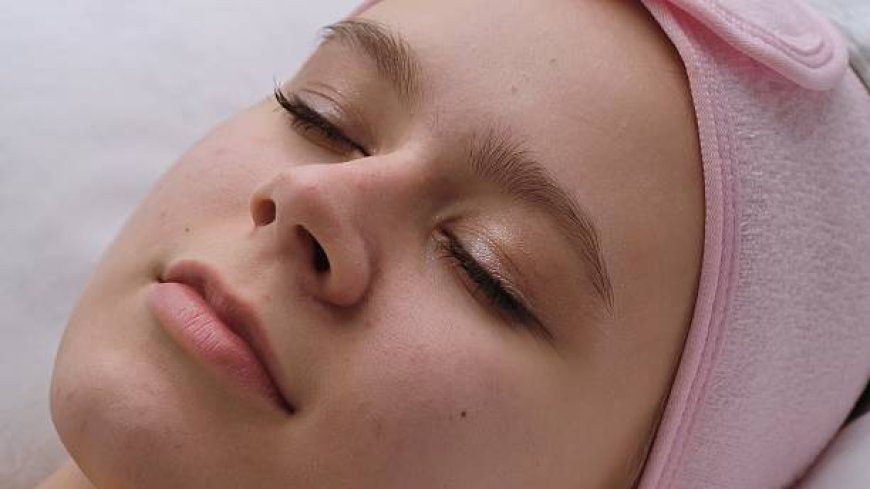 Microblading in Dubai vs. Nano Brows: Which Is Right for You