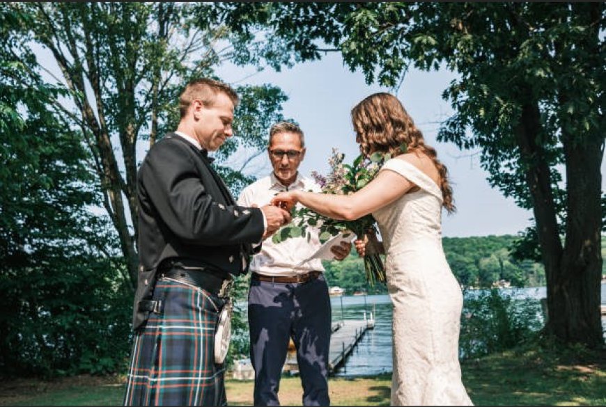 Wedding Ceremony Trends in the US: What Couples Want Their Officiant to Include Now