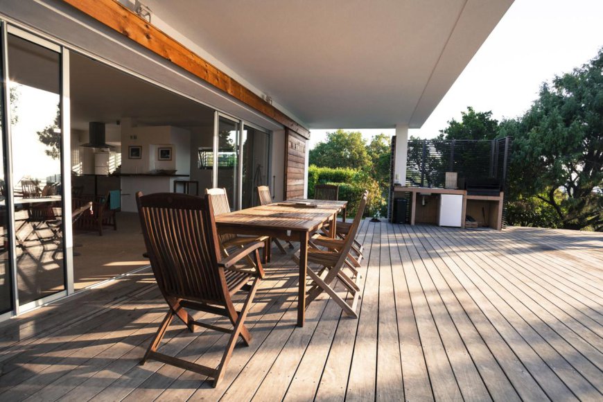 Timber vs Composite Decking: Which Option Is Right for You?
