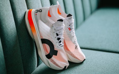 On Cloud Sneakers Breathable Performance Design