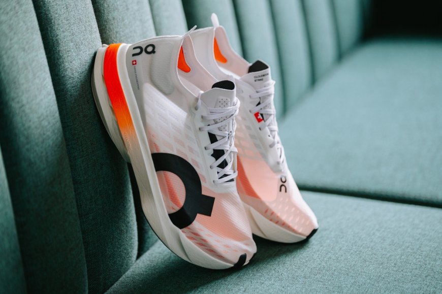 On Cloud Sneakers Breathable Performance Design