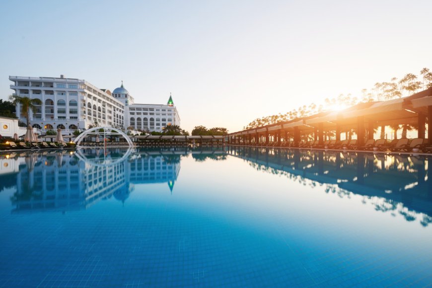 How to Improve Customer Acquisition Using a Hotel Email List