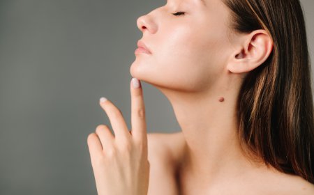 How Does Kybella Reduce a Double Chin?