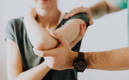 Orthopedic Acupuncture for Frozen Shoulder in Oakland