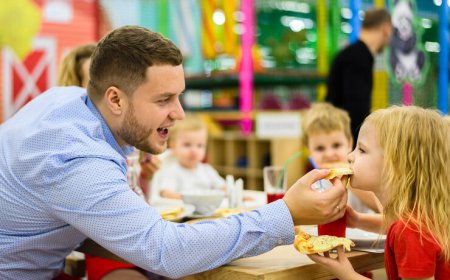Tips for Family Dining to be Relaxed Meals for Young Children