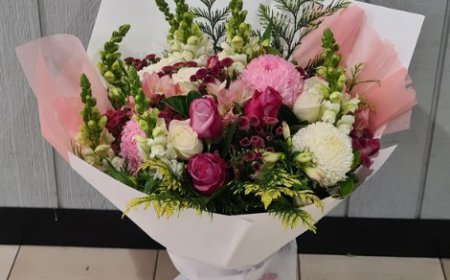 Why Fresh Flowers Continue to Be the Perfect Everyday Luxury