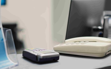 How Do Business VoIP Phone Solutions Improve Customer Service?