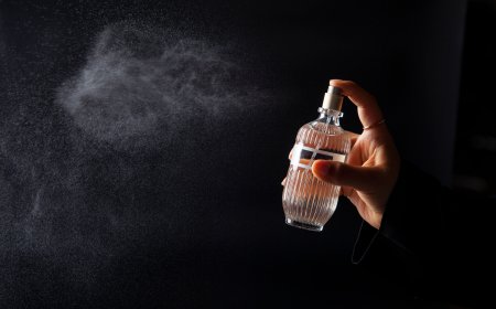 Navigating Growth and Challenges in the US Perfume Market