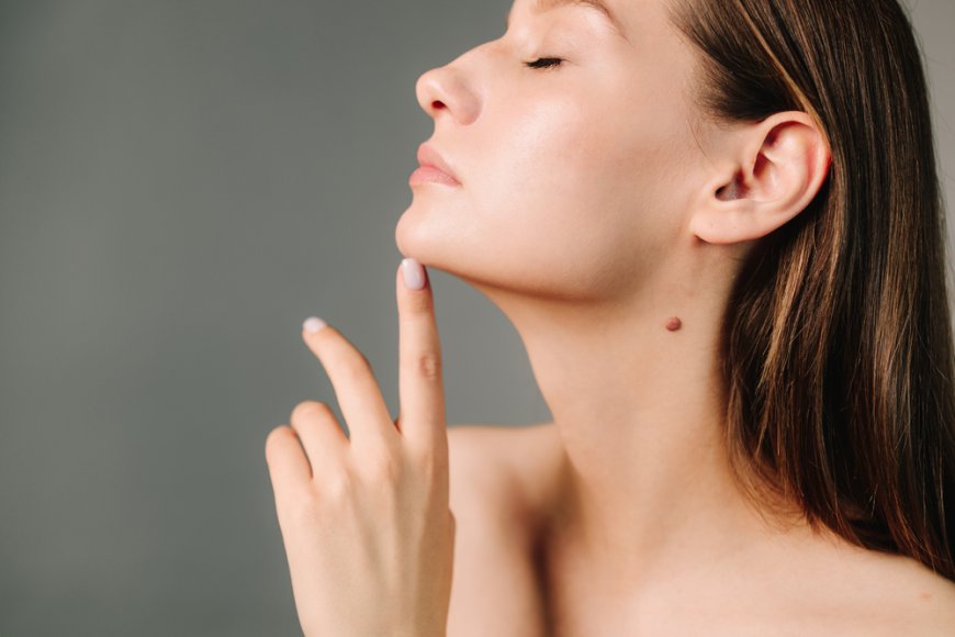 How Does Kybella Reduce a Double Chin?
