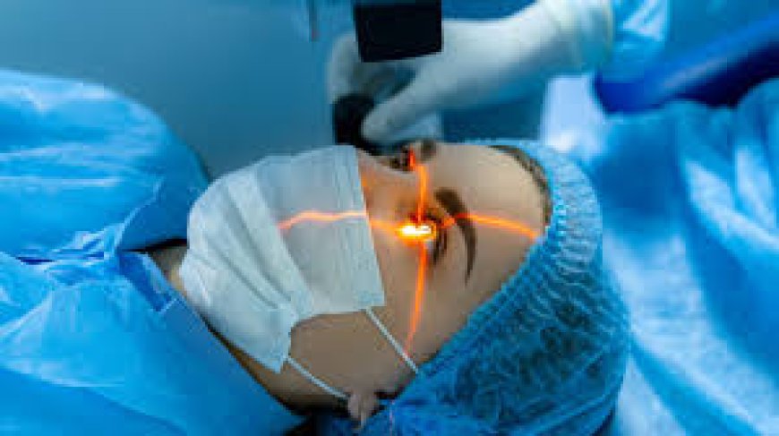 Top Reasons to Visit the Best Femto Cataract Surgeon in Delhi