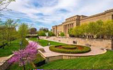 What Is the One Must-See Sight in Kansas City for a First-Time Visitor?
