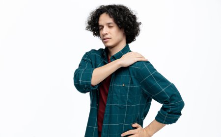 Why Does My Upper Back Hurt Between My Shoulder Blades? Find the Real Cause