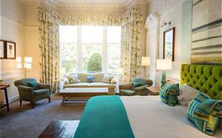 Is There a Place I Can Stay Overnight for Free in Glasgow?