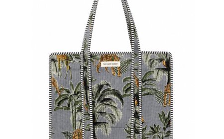 Why Tote Bags Are a Must Have for Every Woman