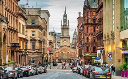 What Is the Distance Between Glasgow and Edinburgh? Is One City More Recommended for Visitors in Scotland?